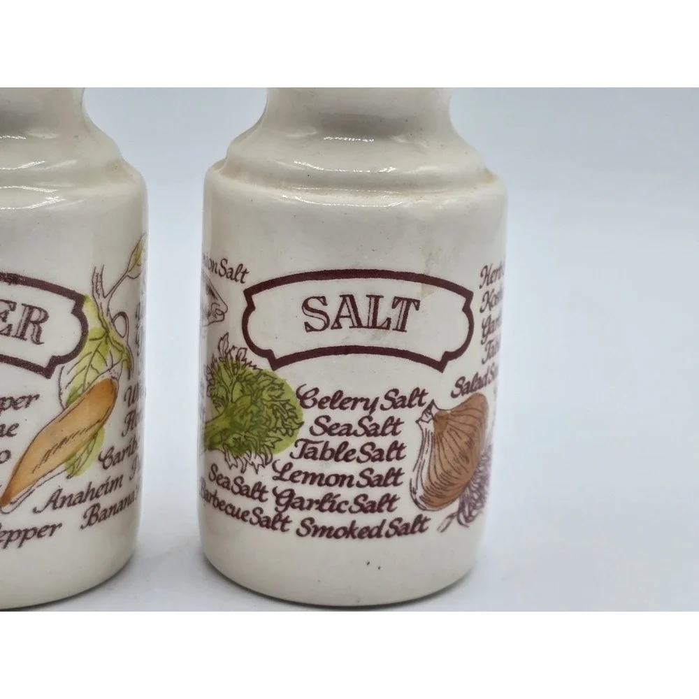 Avon Country Kitchen Salt & Pepper Shakers with Mushroom Top 1980 Vintage